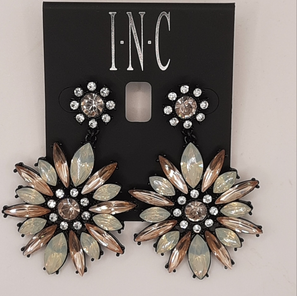 NWT INC RHINESTONE FLOWER DROP EARRINGS